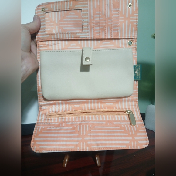 EUC Jungalow Wallet - Picture 3 of 4